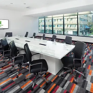 https://holiday-inn-hotel-and-suites-montreal-centre-ville-quest.hotels-in-montreal.org