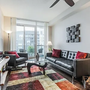 Gorgeous Downtown Oasis With Views & Parking! Apartment Toronto