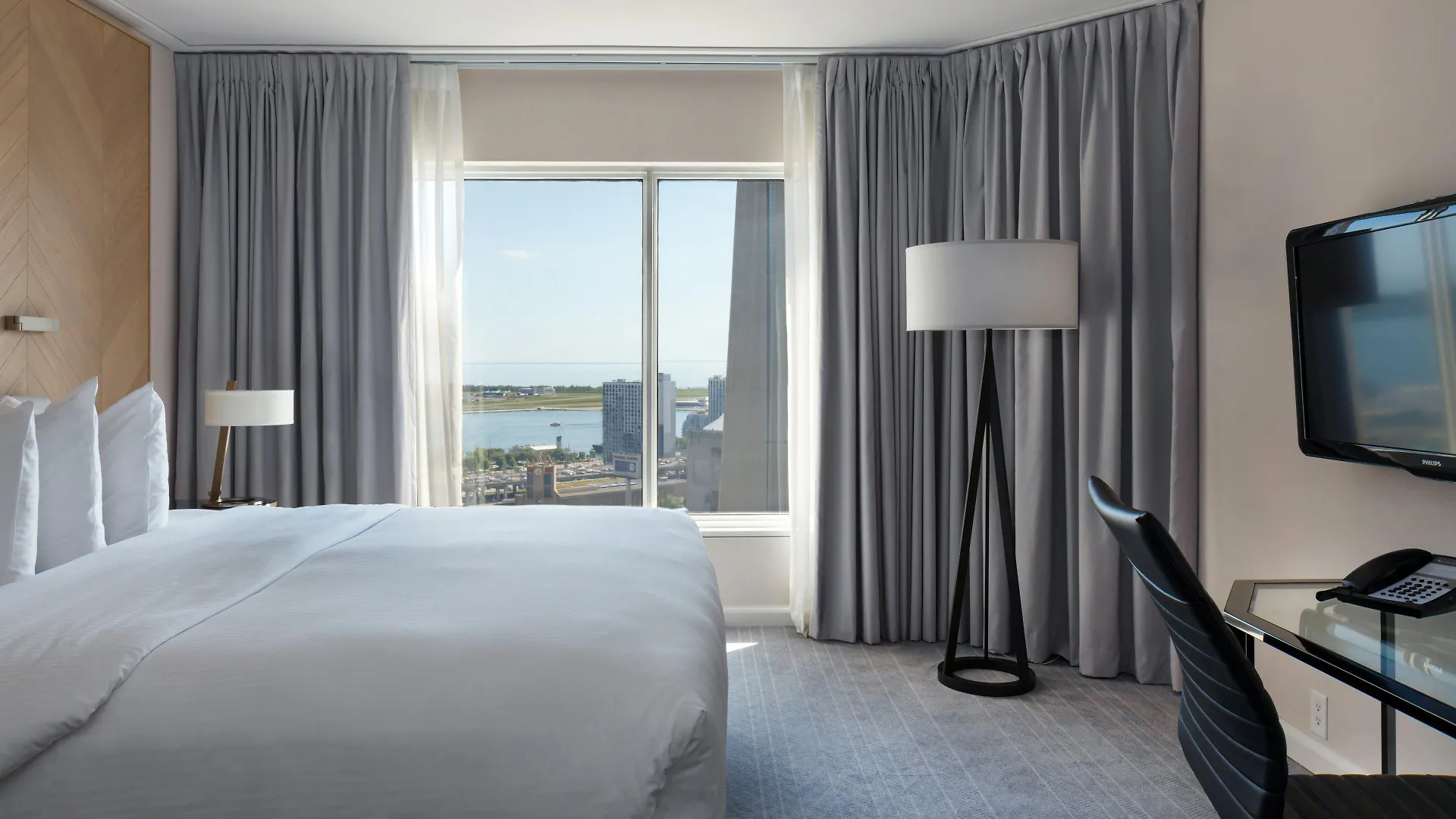 Intercontinental Toronto Centre By Ihg Hotel 4*,