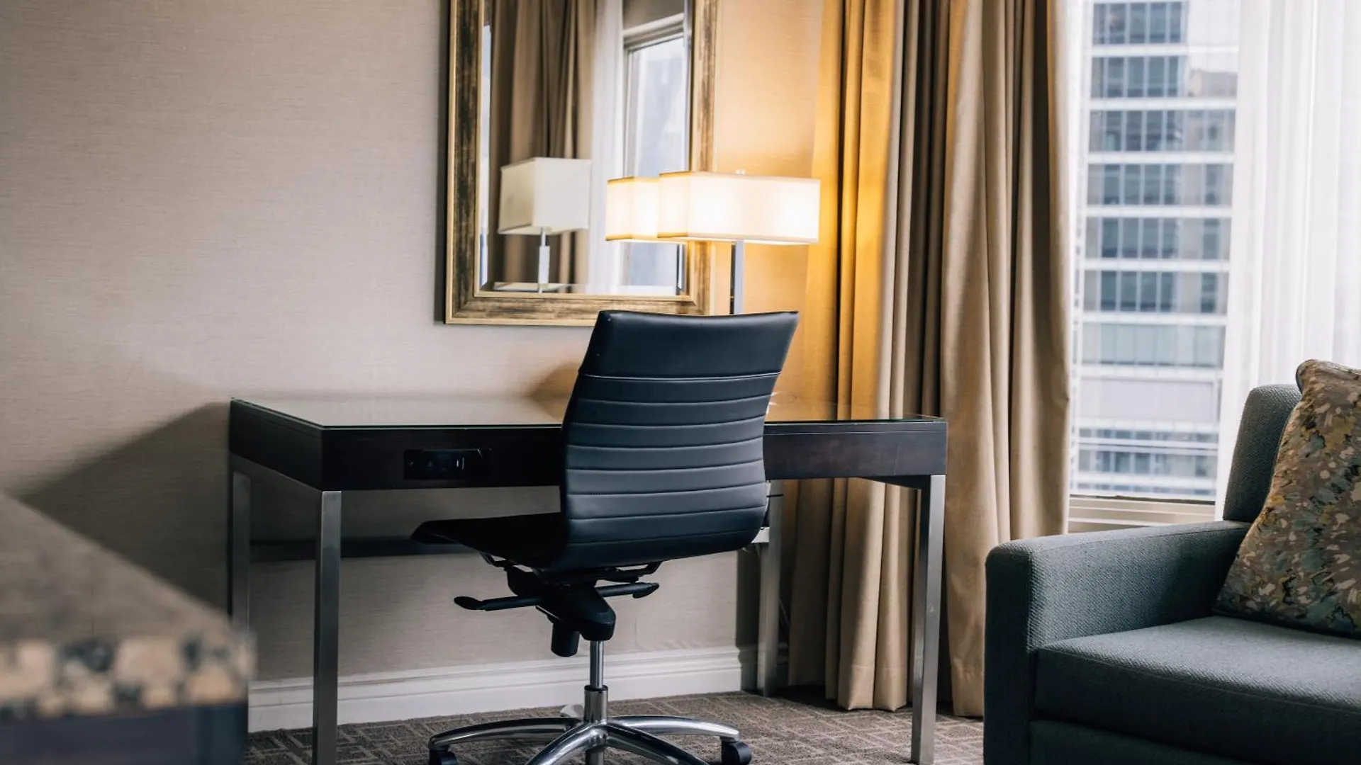 Отель Intercontinental Toronto Centre By Ihg