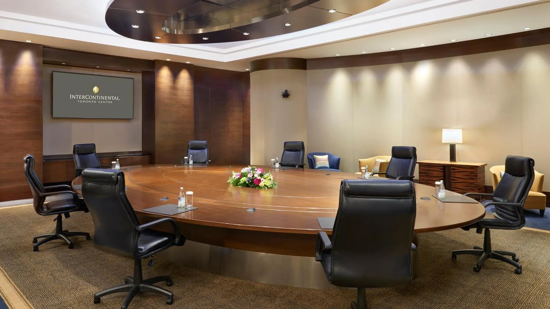 ****  Отель Intercontinental Toronto Centre By Ihg Канада