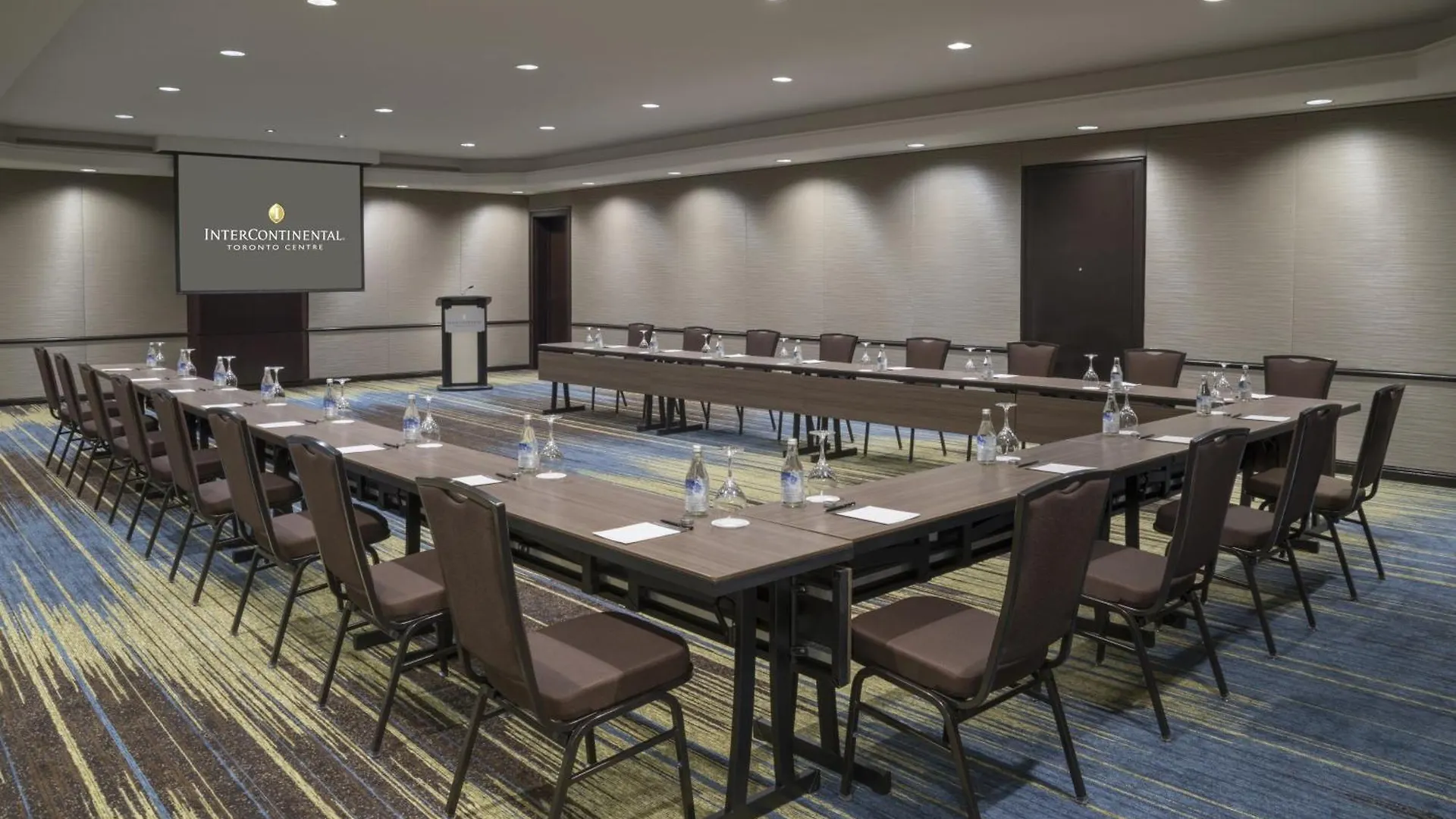 Отель Intercontinental Toronto Centre By Ihg