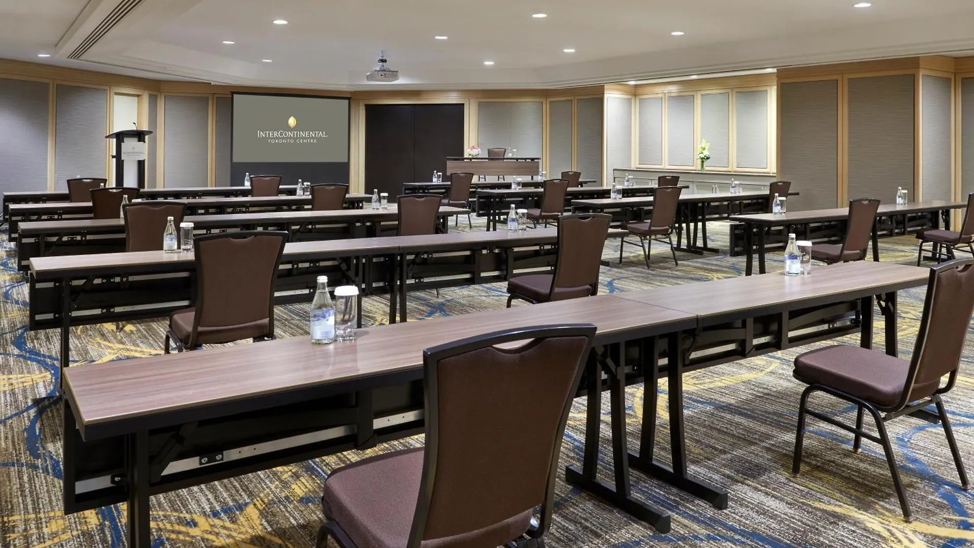 Отель Intercontinental Toronto Centre By Ihg