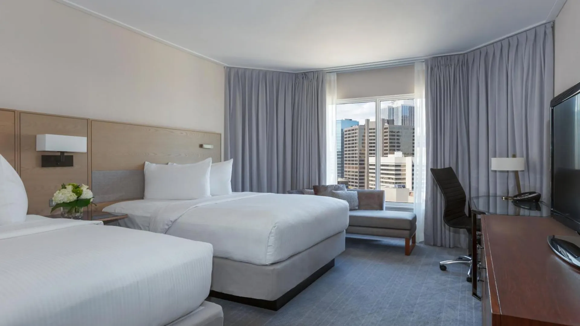 Отель Intercontinental Toronto Centre By Ihg 4*,