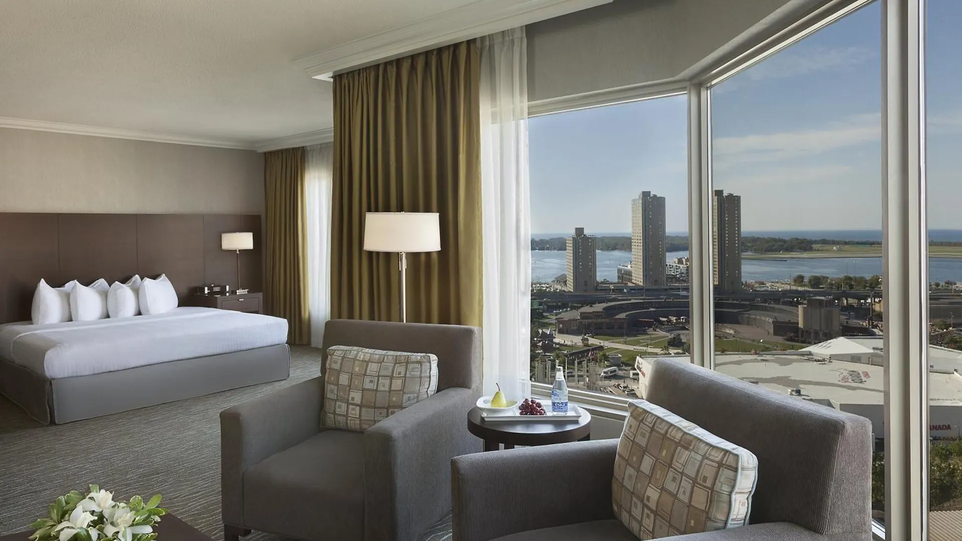 Intercontinental Toronto Centre By Ihg Hotel 4*,