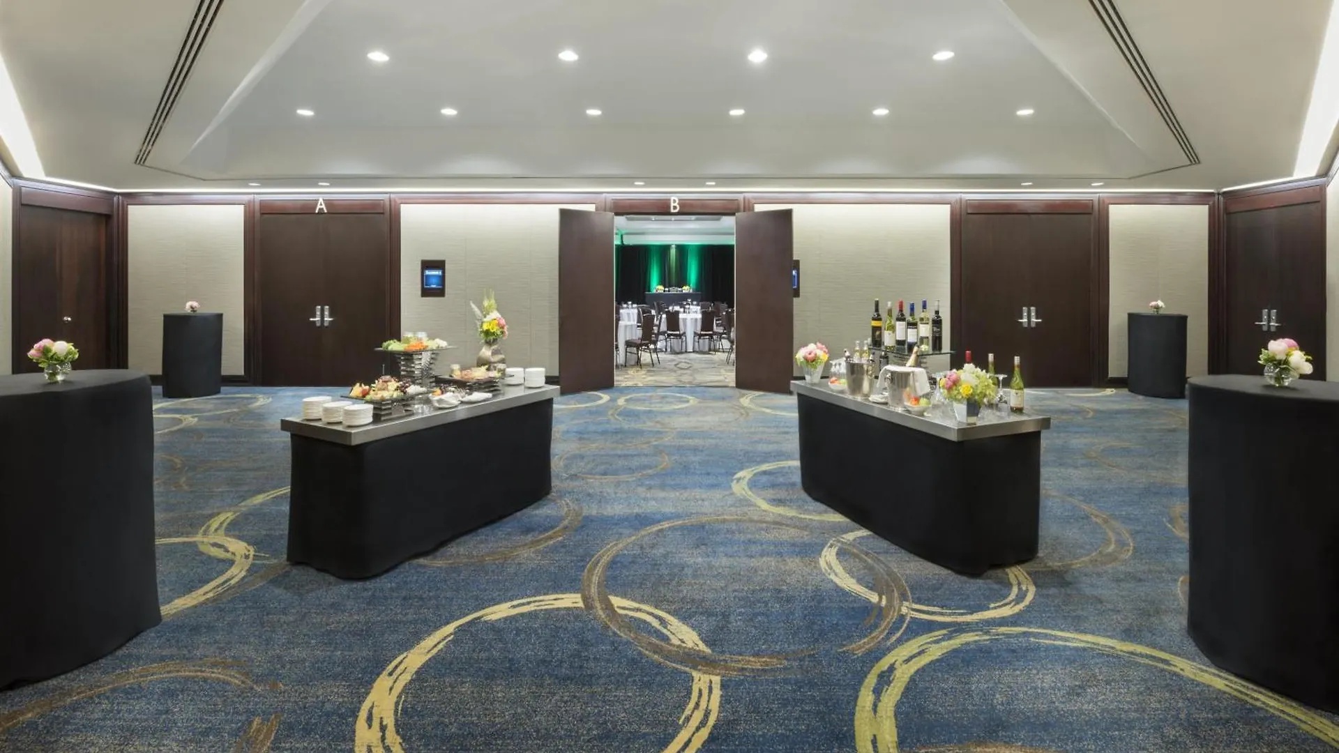 Отель Intercontinental Toronto Centre By Ihg
