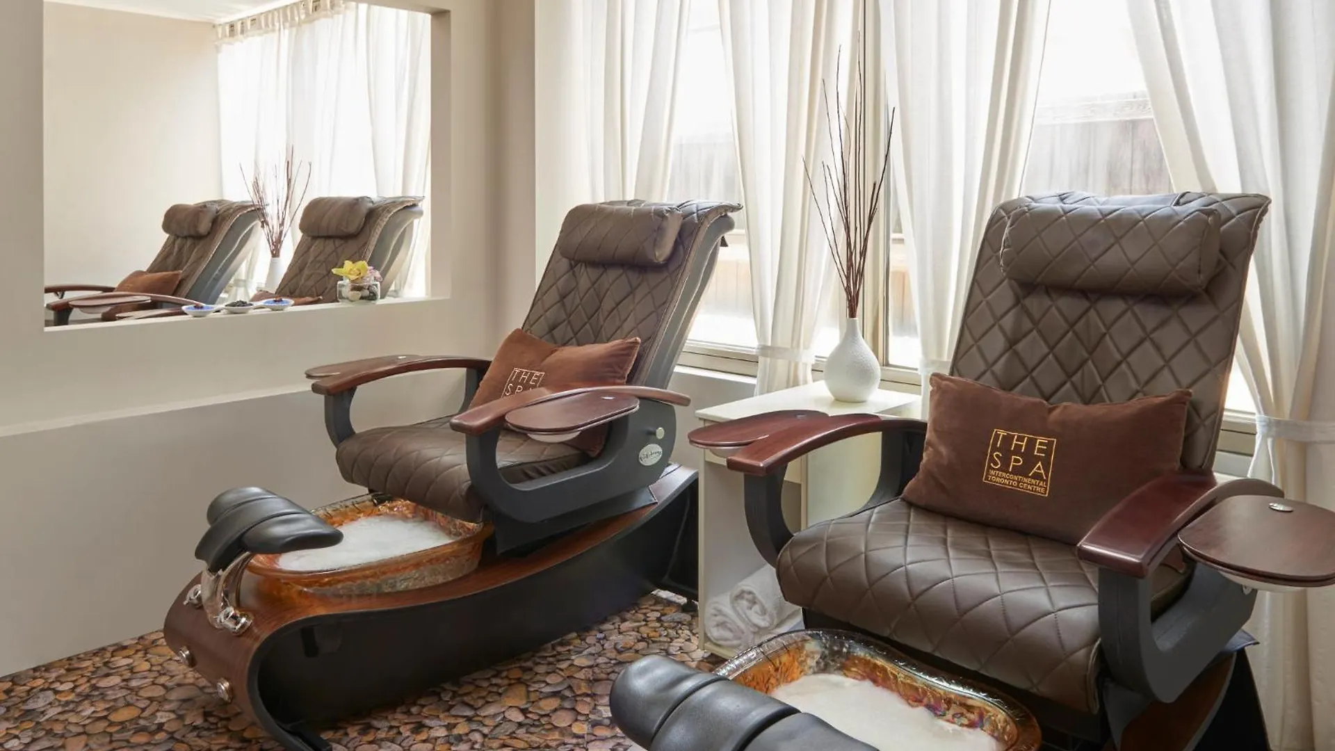 ****  Отель Intercontinental Toronto Centre By Ihg Канада